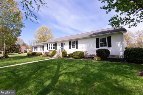 Exterior - 19 Holly Ter, Cambridge, MD 21613 photo 3 of 33