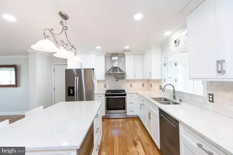 Kitchen - 19 Holly Ter, Cambridge, MD 21613 photo 3 of 4
