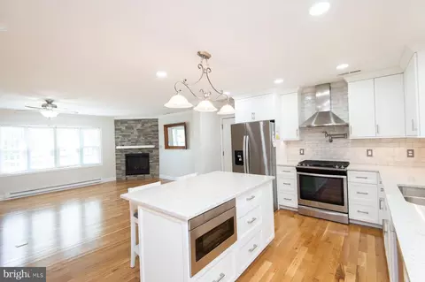 Kitchen - 19 Holly Ter, Cambridge, MD 21613 photo 4 of 4