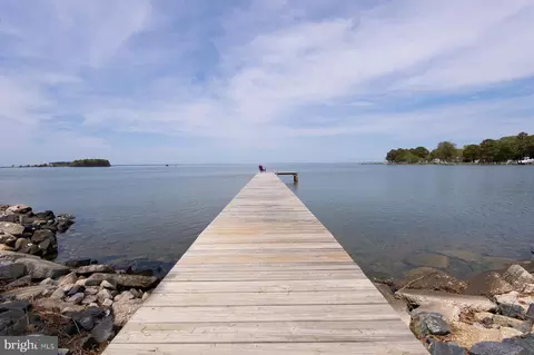 724 Twin Point Cove Rd, Cambridge, MD 21613
