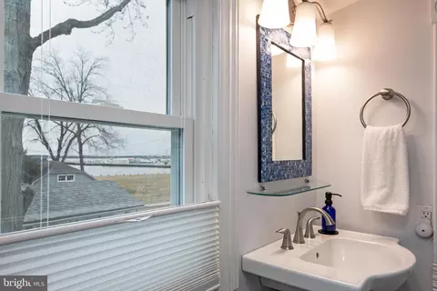 Bath - 102 Choptank Ave, Cambridge, MD 21613 photo 2 of 2