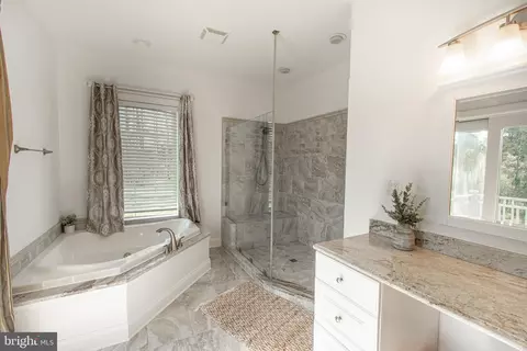 Bath - 5227 Brooks Rd, Woolford, MD 21677 photo 1 of 3