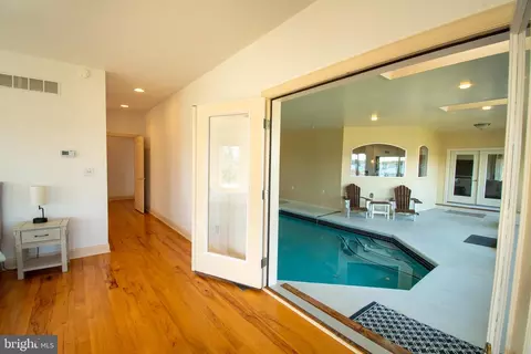 Entry Way - 5227 Brooks Rd, Woolford, MD 21677 photo 5 of 10