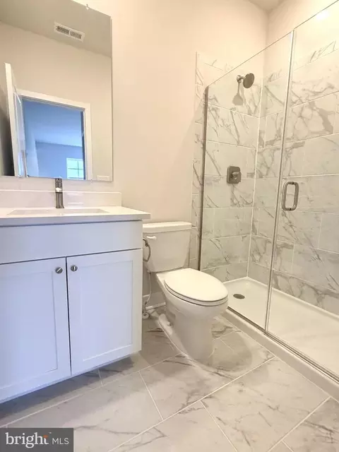 Bath - 2141 Winterberry Ln, Cambridge, MD 21613 photo 1 of 3