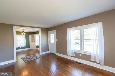 Living - 305 N Main St, Hurlock, MD 21643 photo 7 of 7