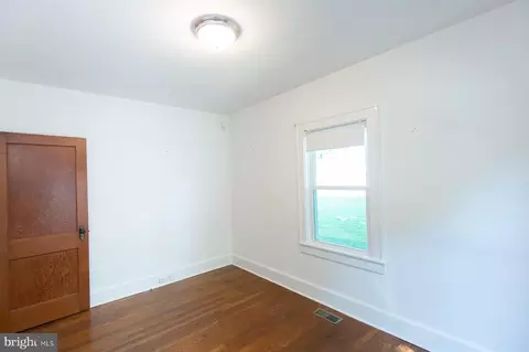 Bedroom - 305 N Main St, Hurlock, MD 21643 photo 4 of 11