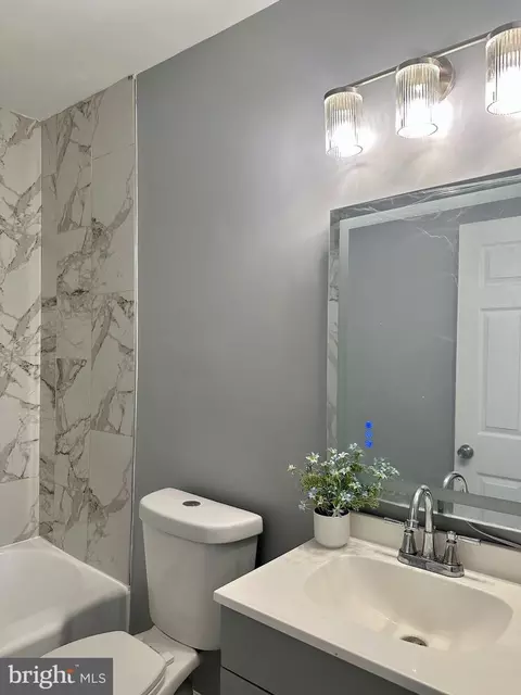 Bath - 904 Central, Cambridge, MD 21613 photo 1 of 2