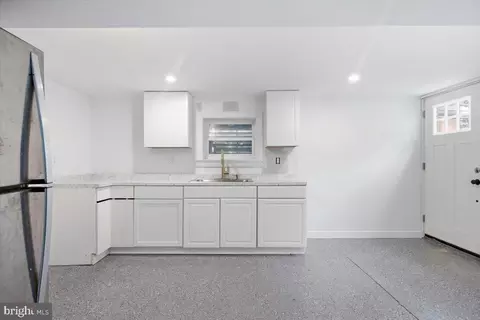 Entry Way - 307 S Main St, Hurlock, MD 21643 photo 11 of 12