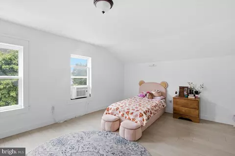 Bedroom - 307 S Main St, Hurlock, MD 21643 photo 2 of 5