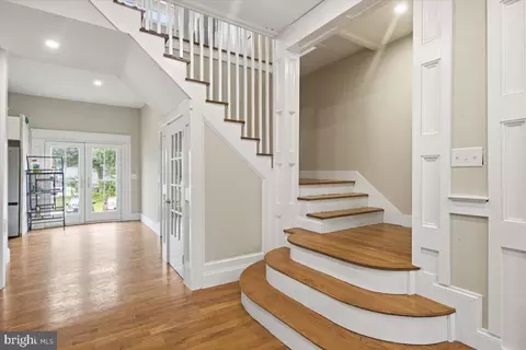 Entry Way - 307 S Main St, Hurlock, MD 21643 photo 9 of 12