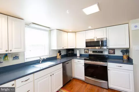 Kitchen - 5558 Bowen Rd, Cambridge, MD 21613 photo 1 of 5