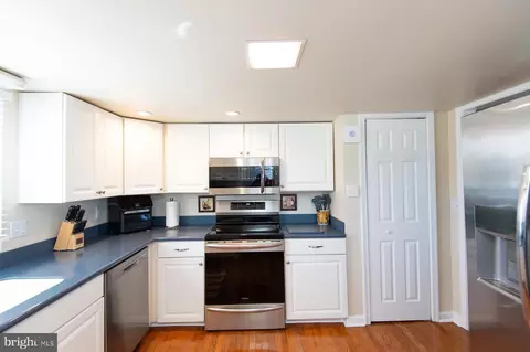 Kitchen - 5558 Bowen Rd, Cambridge, MD 21613 photo 3 of 5