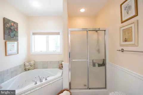 Bath - 5332 Ragged Point Rd, Cambridge, MD 21613 photo 2 of 5