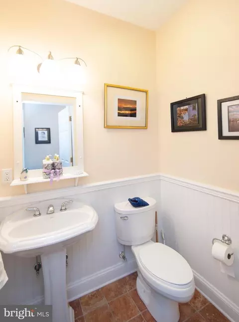 Bath - 5332 Ragged Point Rd, Cambridge, MD 21613 photo 5 of 5