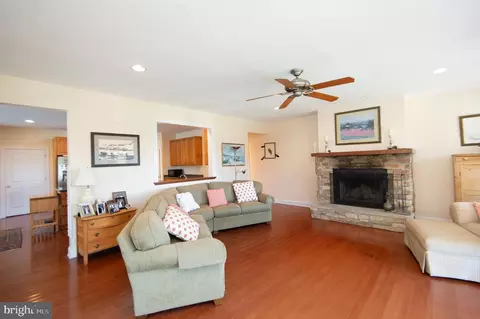 Living - 5332 Ragged Point Rd, Cambridge, MD 21613 photo 1 of 2