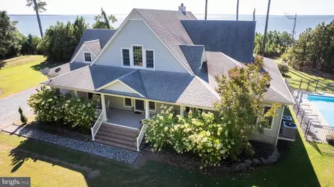 Exterior - 5332 Ragged Point Rd, Cambridge, MD 21613 photo 2 of 11