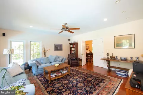 Living - 5332 Ragged Point Rd, Cambridge, MD 21613 photo 2 of 2