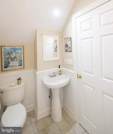 Bath - 5332 Ragged Point Rd, Cambridge, MD 21613 photo 4 of 5