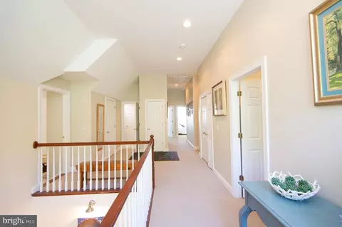 Entry Way - 5332 Ragged Point Rd, Cambridge, MD 21613 photo 2 of 5