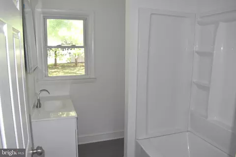 Bath - 111 Richardson Dr, Cambridge, MD 21613 photo 1 of 1