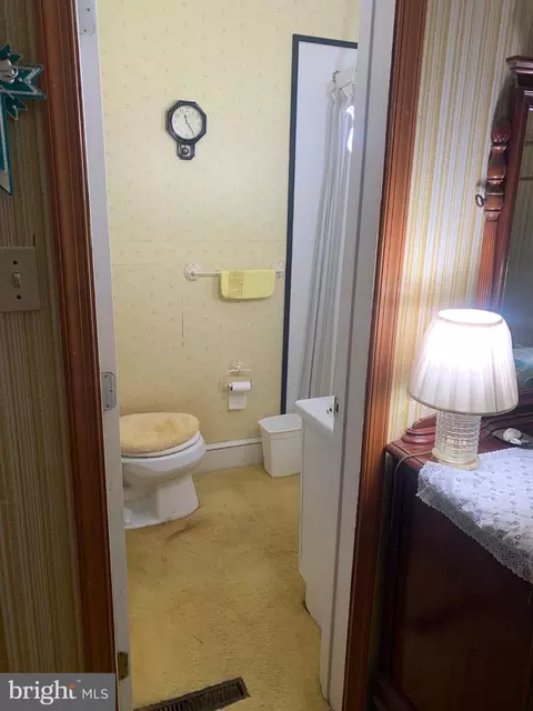 Bath - 1007 Hudson Rd, Cambridge, MD 21613 photo 2 of 2