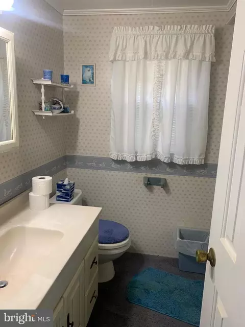 Bath - 1007 Hudson Rd, Cambridge, MD 21613 photo 1 of 2