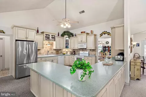 Kitchen - 5113 River Rd, Hurlock, MD 21643 photo 2 of 4