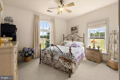 Bedroom - 5113 River Rd, Hurlock, MD 21643 photo 4 of 8