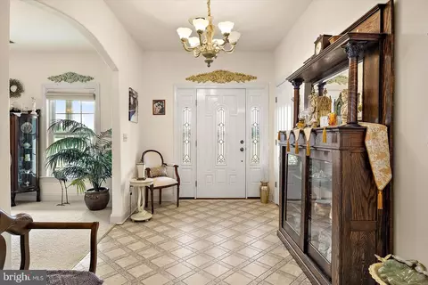 Entry Way - 5113 River Rd, Hurlock, MD 21643 photo 1 of 6