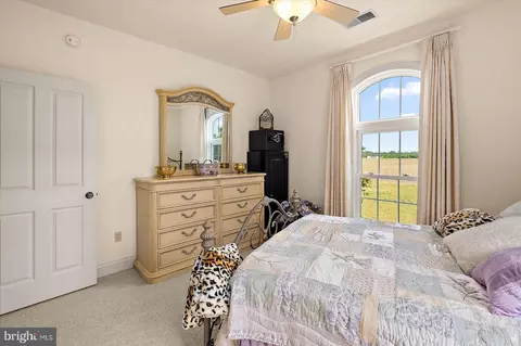 Bedroom - 5113 River Rd, Hurlock, MD 21643 photo 5 of 8