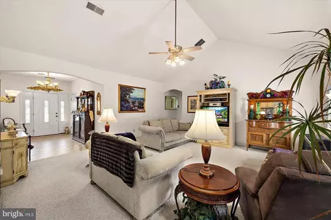 Entry Way - 5113 River Rd, Hurlock, MD 21643 photo 4 of 6