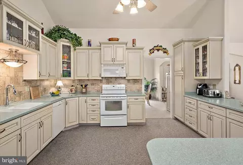 Kitchen - 5113 River Rd, Hurlock, MD 21643 photo 3 of 4