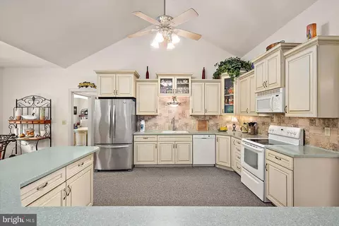 Kitchen - 5113 River Rd, Hurlock, MD 21643 photo 1 of 4