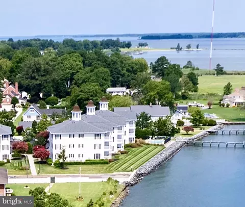 3 Oakley St #202, Cambridge, MD 21613