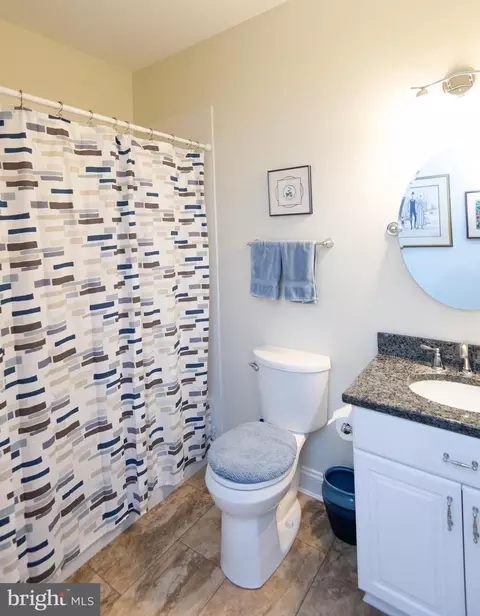 Bath - 3 Oakley St #202, Cambridge, MD 21613 photo 2 of 2