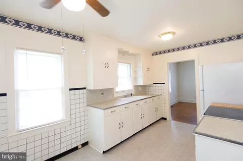 Kitchen - 406 Shepherd Ave, Cambridge, MD 21613 photo 3 of 4