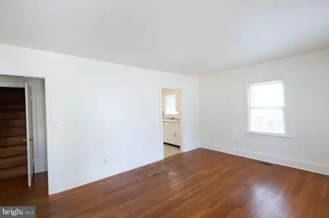 Living - 406 Shepherd Ave, Cambridge, MD 21613 photo 3 of 4