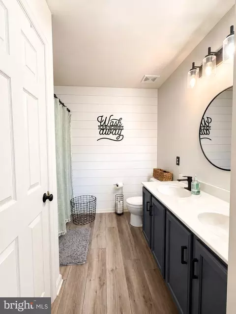 Bath - 6604 Ridge Rd, Hurlock, MD 21643 photo 2 of 2