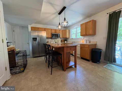 Kitchen - 6604 Ridge Rd, Hurlock, MD 21643 photo 2 of 2