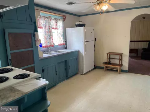 Kitchen - 3240 Robbins Rd, Crapo, MD 21626 photo 1 of 2