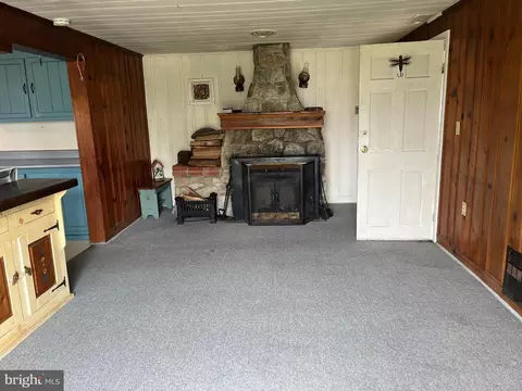 Living - 3240 Robbins Rd, Crapo, MD 21626 photo 3 of 3