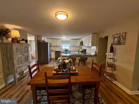 Dining - 1610 Hudson Rd, Cambridge, MD 21613 photo 2 of 2