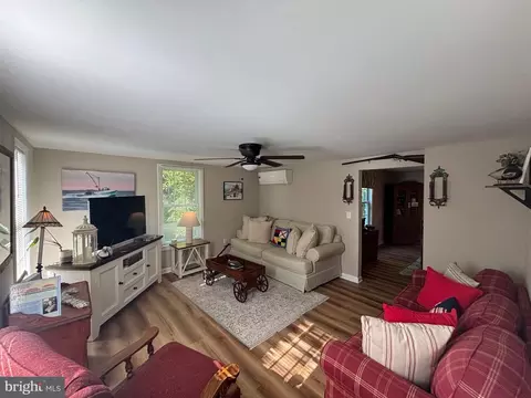 Living - 1610 Hudson Rd, Cambridge, MD 21613 photo 1 of 2