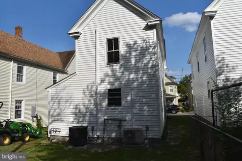 Exterior - 207 Willis St, Cambridge, MD 21613 photo 2 of 3