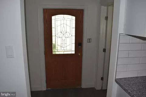 Entry Way - 207 Willis St, Cambridge, MD 21613 photo 5 of 7