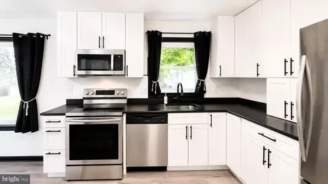 Kitchen - 41 Algonquin Rd, Cambridge, MD 21613 photo 1 of 2
