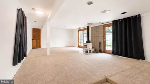 Living - 41 Algonquin Rd, Cambridge, MD 21613 photo 1 of 2