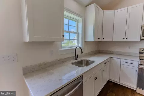 Kitchen - 121 Willow Dr, Hurlock, MD 21643 photo 2 of 2