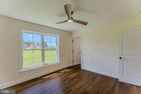 Bedroom - 121 Willow Dr, Hurlock, MD 21643 photo 3 of 5