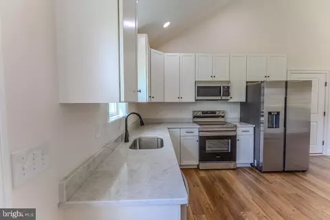 Kitchen - 121 Willow Dr, Hurlock, MD 21643 photo 1 of 2